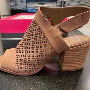 New Vince Camuto Kanito open toe strap back nubuck sandal sz 10